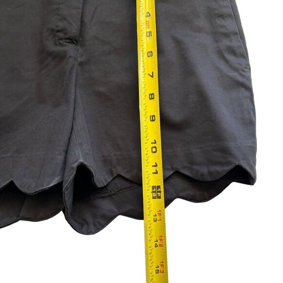 Dalia Collection Size 2 Modern Fit Black Scalloped Hem Shorts Audrey Hepburn - Picture 7 of 8